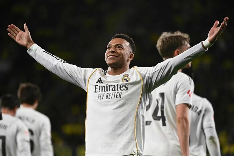 img of Mbappé imparable: dos goles y Real Madrid manda en LaLiga
